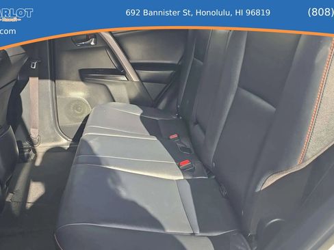 Used 2016 Toyota RAV4 SE FWD image 12