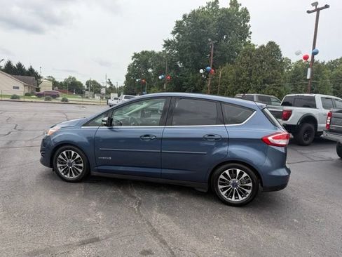 Used 2018 Ford C-MAX Titanium FWD image 13