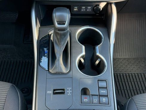 Used 2023 Toyota Highlander LE image 15
