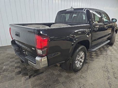 Used 2018 Toyota Tacoma SR5 image 10
