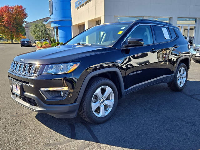 Used 2019 Jeep Compass Latitude w/ Popular Equipment Group AWD/4WD image 3