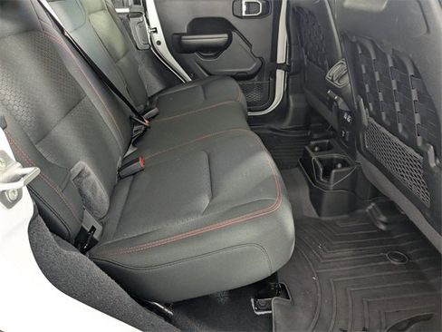 Used 2021 Jeep Wrangler Unlimited Rubicon image 29