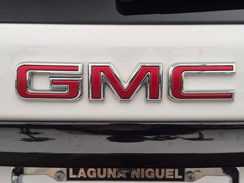 Used 2023 GMC Terrain SLE w/ Driver Convenience Package FWD image 24