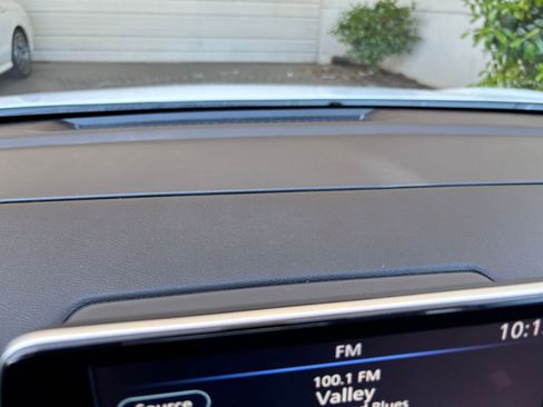 Used 2025 Nissan Sentra SV FWD image 17