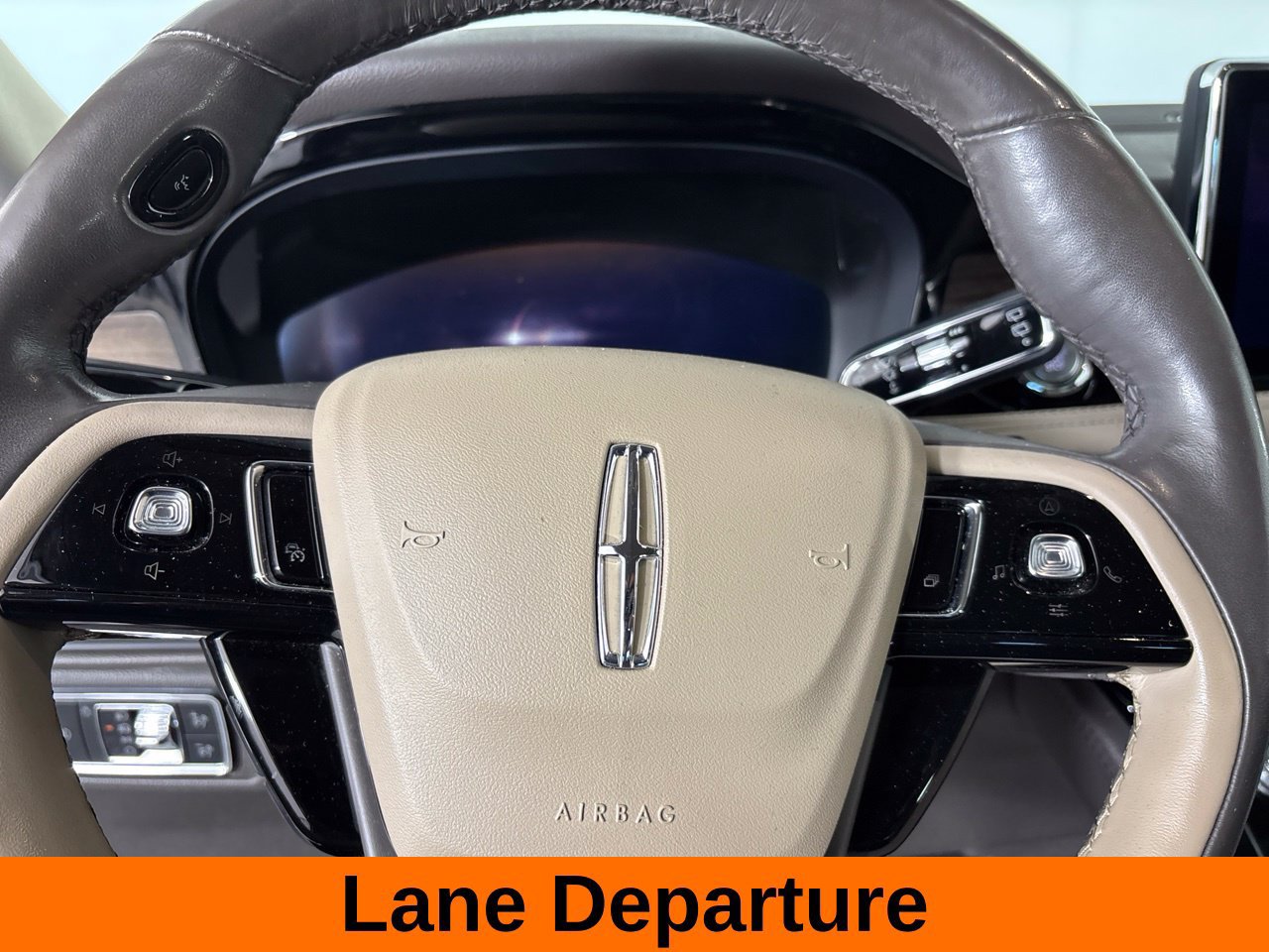 Used 2021 Lincoln Corsair Reserve w/ Equipment Group 201A AWD/4WD image 18