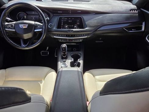 Used 2021 Cadillac XT4 Sport FWD image 12
