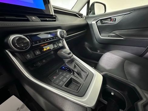 Used 2023 Toyota RAV4 XLE w/ Convenience Package image 30