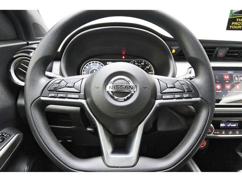 Certified 2020 Nissan Kicks SV image 11