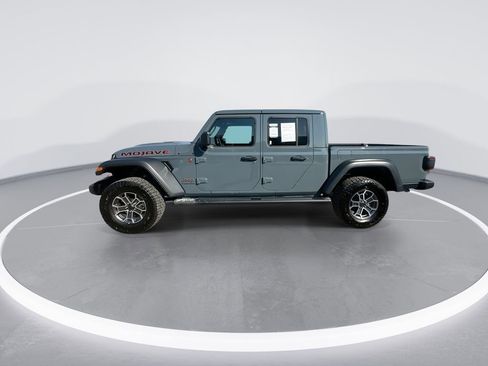 Used 2025 Jeep Gladiator Mojave w/ Convenience Group image 5