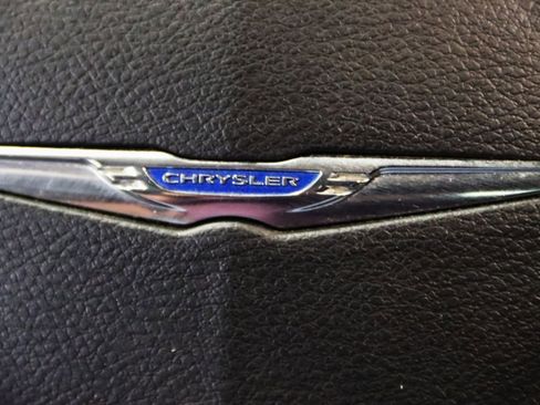 Used 2018 Chrysler Pacifica Limited FWD image 43