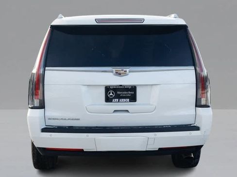 Used 2016 Cadillac Escalade ESV Luxury image 6