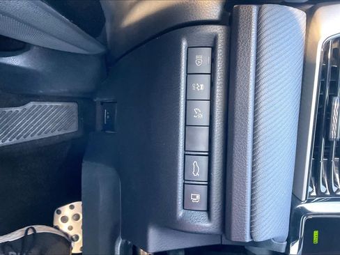 Used 2025 Toyota Camry SE FWD image 33