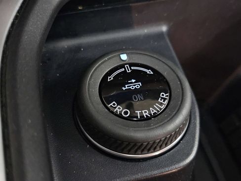 Used 2025 Ford Expedition Active AWD/4WD image 20