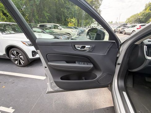 Used 2025 Volvo XC60 B5 Plus AWD/4WD image 24
