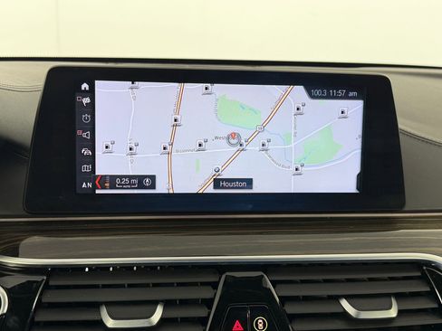 Used 2018 BMW M550i xDrive image 27