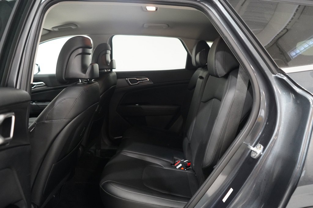 Used 2023 Kia Sportage EX FWD image 33