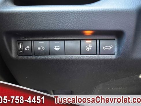 Used 2022 Toyota RAV4 XLE Premium image 41