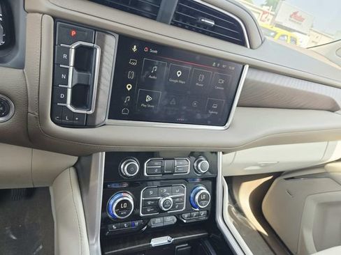 Used 2024 GMC Yukon XL Denali w/ Advanced Technology Package AWD/4WD image 25