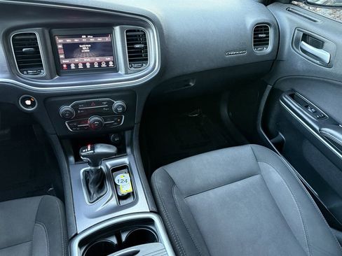Used 2018 Dodge Charger SXT image 15
