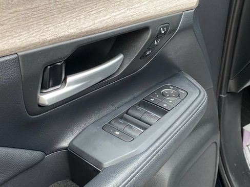 Used 2024 Toyota Grand Highlander AWD image 11