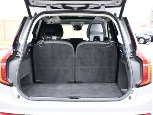 Used 2025 Volvo XC90 B6 Plus image 21