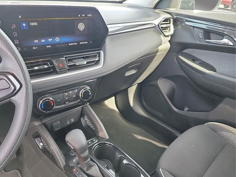 Used 2025 Chevrolet TrailBlazer LT FWD image 20