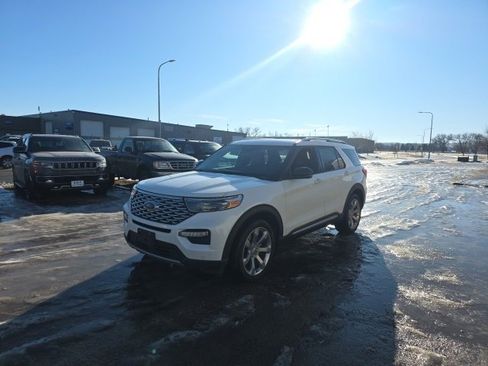 Used 2020 Ford Explorer Platinum w/ Premium Technology Package image 5