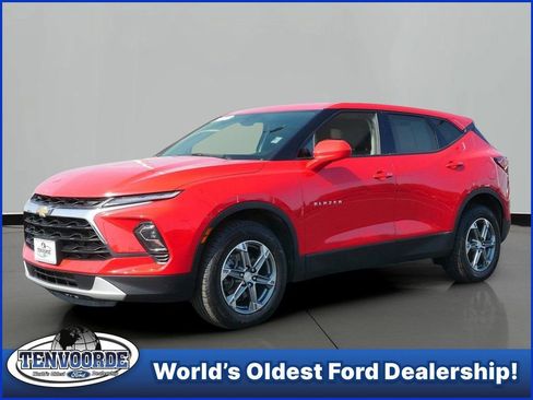 Used 2023 Chevrolet Blazer LT image 1