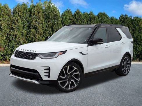 Certified 2024 Land Rover Discovery Dynamic SE image 1