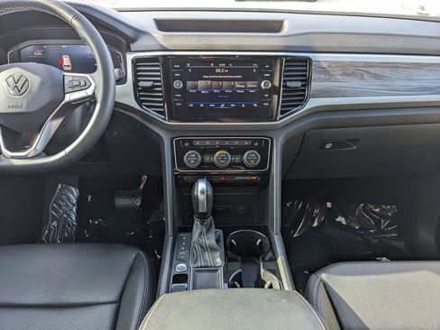 Used 2023 Volkswagen Atlas Cross Sport SE image 14