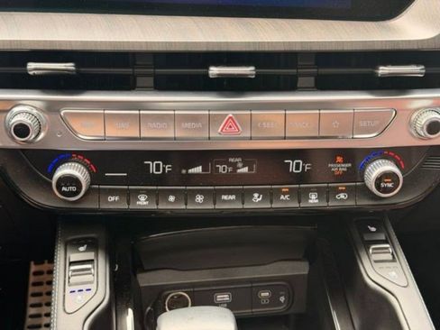 Certified 2024 Kia Telluride SX FWD image 28