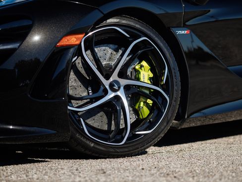 Used 2024 McLaren 750S Spider Ceramic Brakes Front Li image 29
