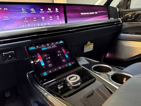 New 2025 Cadillac Escalade IQ Sport 2 image 32