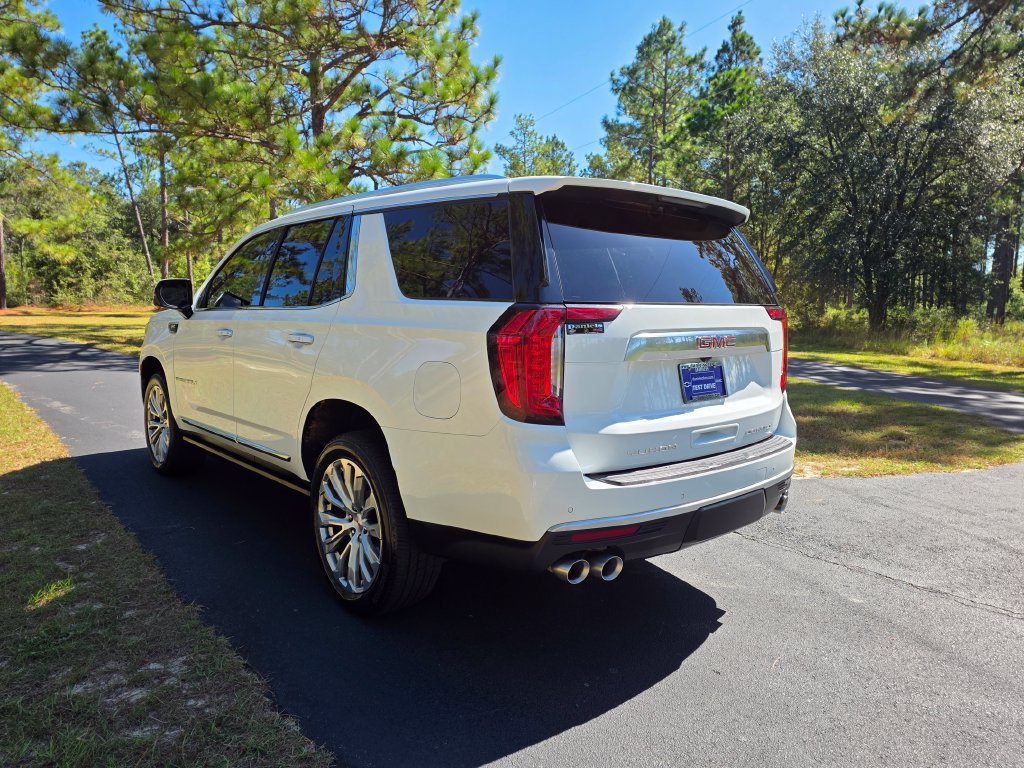 Used 2022 GMC Yukon Denali RWD image 3