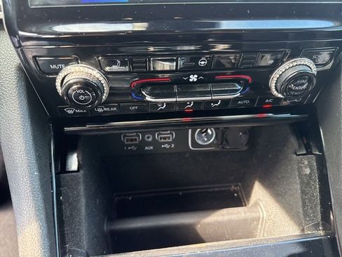 Used 2022 Jeep Grand Cherokee L Limited w/ MOPAR Finishing Package image 19