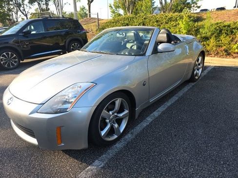 Used 2004 Nissan 350Z Touring RWD image 1