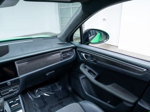 Used 2023 Porsche Macan GTS w/ GTS Sport Package AWD/4WD image 10