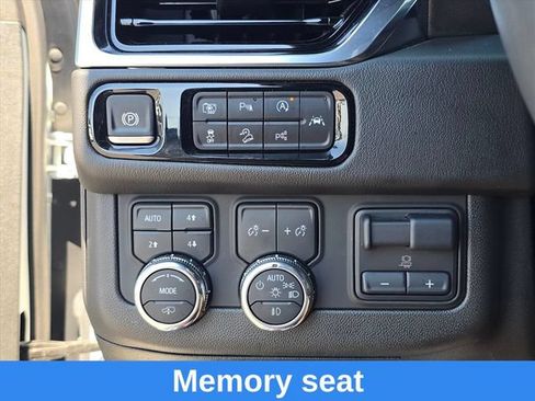 Used 2025 GMC Yukon Denali w/ Denali Reserve Package AWD/4WD image 19