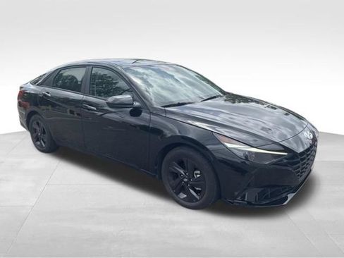 Used 2023 Hyundai Elantra SEL FWD image 9
