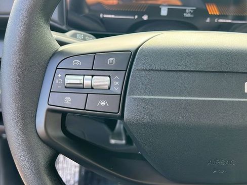 Certified 2025 Kia K4 LX image 18