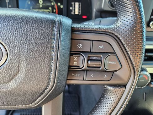 Used 2025 Toyota Tacoma SR5 AWD/4WD image 20