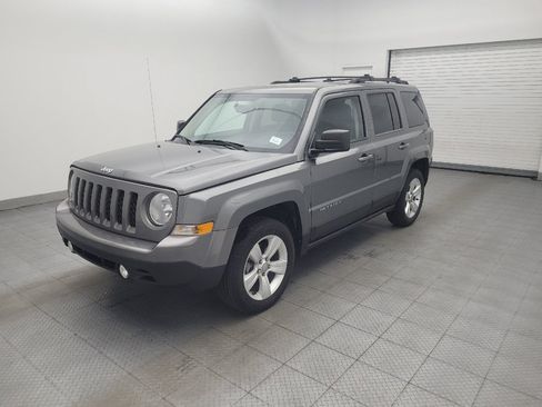 Used 2014 Jeep Patriot Latitude FWD image 2