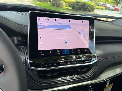 New 2025 Jeep Compass Trailhawk w/ Trailhawk Elite Group image 18