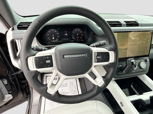 New 2026 Land Rover Defender 110 X-Dynamic SE AWD/4WD image 40
