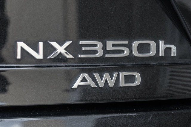 Used 2024 Lexus NX 350h AWD w/ Luxury Package image 6
