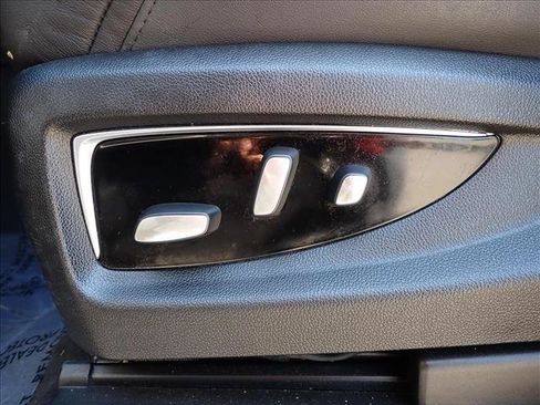 Used 2020 Cadillac Escalade Premium Luxury AWD/4WD image 14
