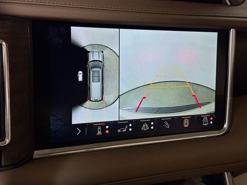 Used 2024 GMC Yukon Denali w/ Advanced Technology Package image 14