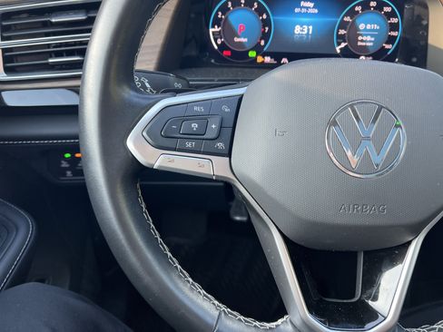 Used 2025 Volkswagen Atlas SE w/ Panoramic Sunroof Package FWD image 15
