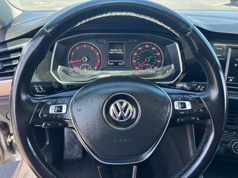 Used 2019 Volkswagen Jetta SE FWD image 9