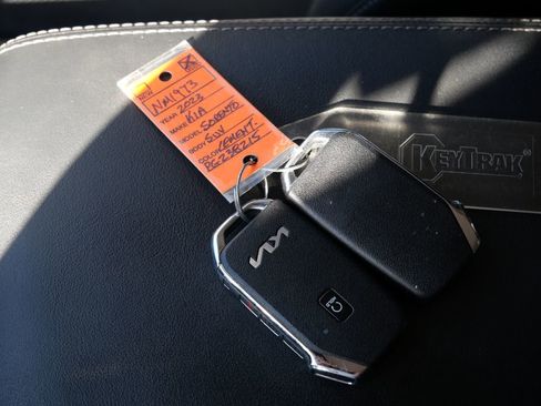 Used 2023 Kia Sorento SX Prestige image 29